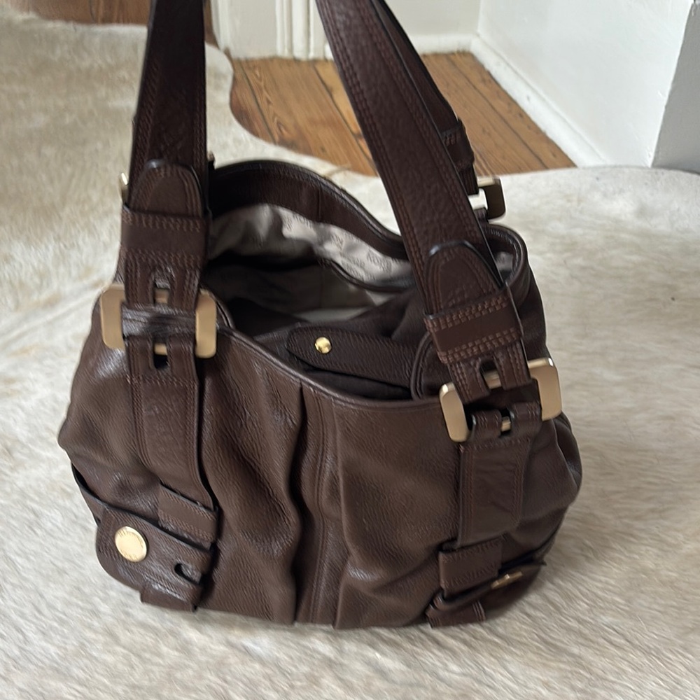Michael Kors Brown Leather Shoulder Bag with Classic Design
